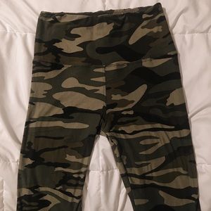 camo leggings